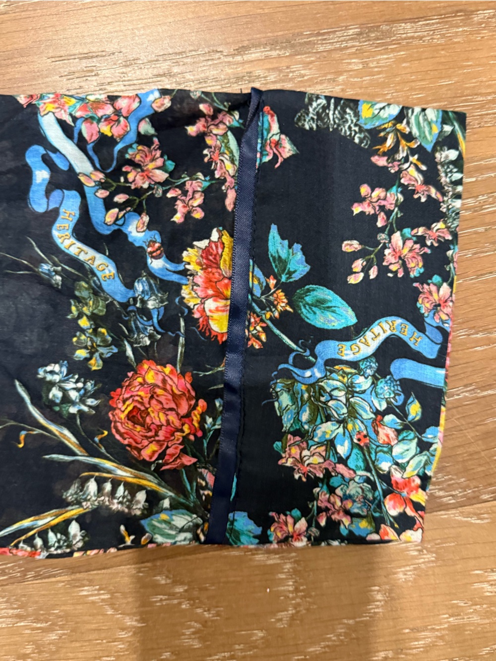 Papinelle Pajamas Set Organic Cotton
in Black with Multicolor Rose Print - Picture 3 of 8